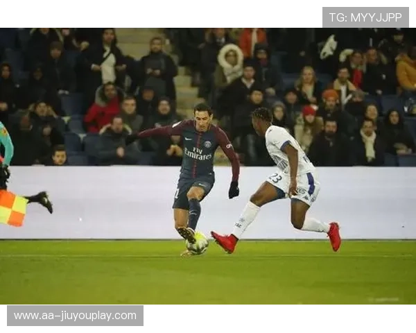 内马尔脚底停球后顺势挑传令人拍案——从技巧到训练的全方位解读