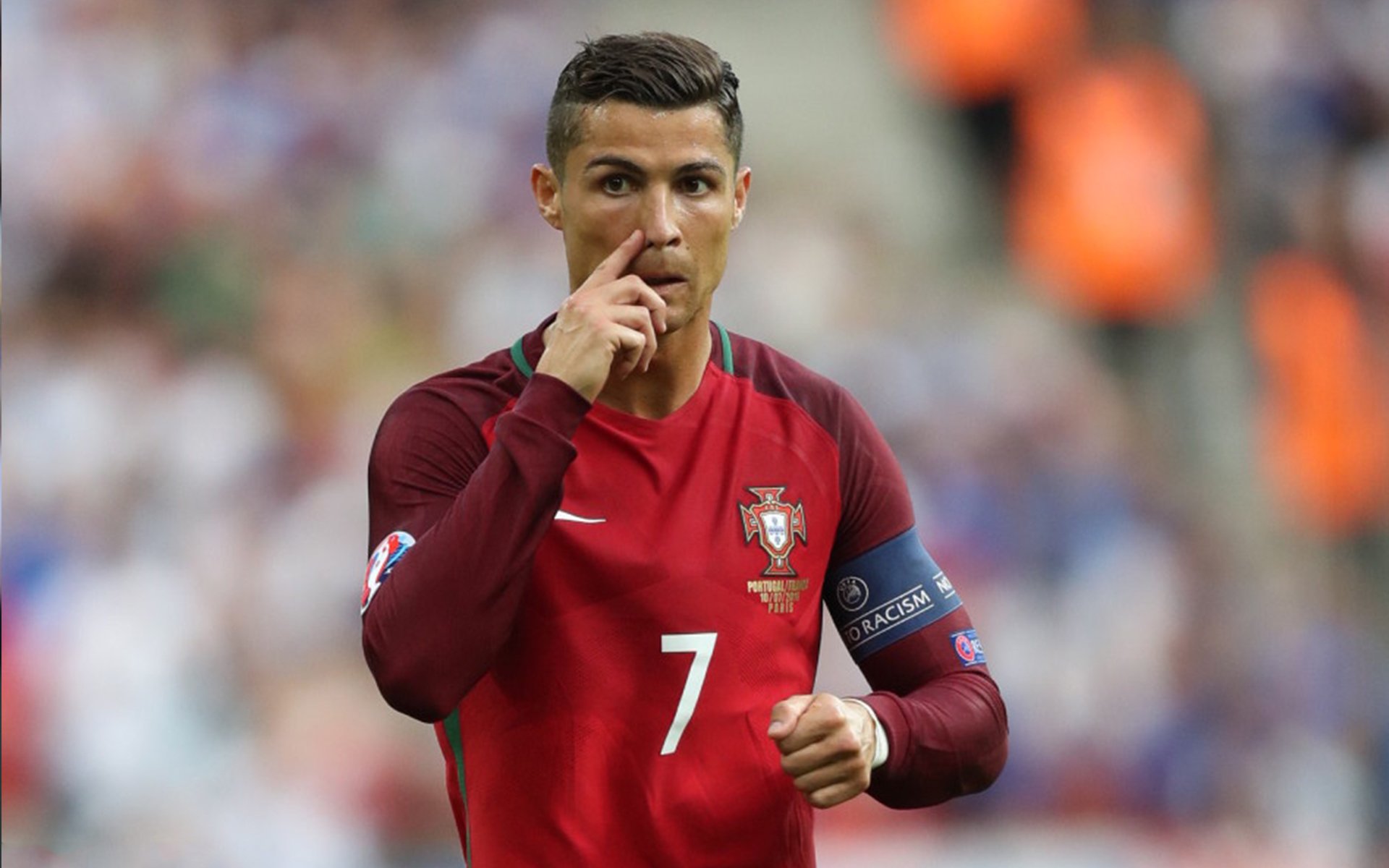 PSG球迷对未来充满期待与担忧，psg队员名单