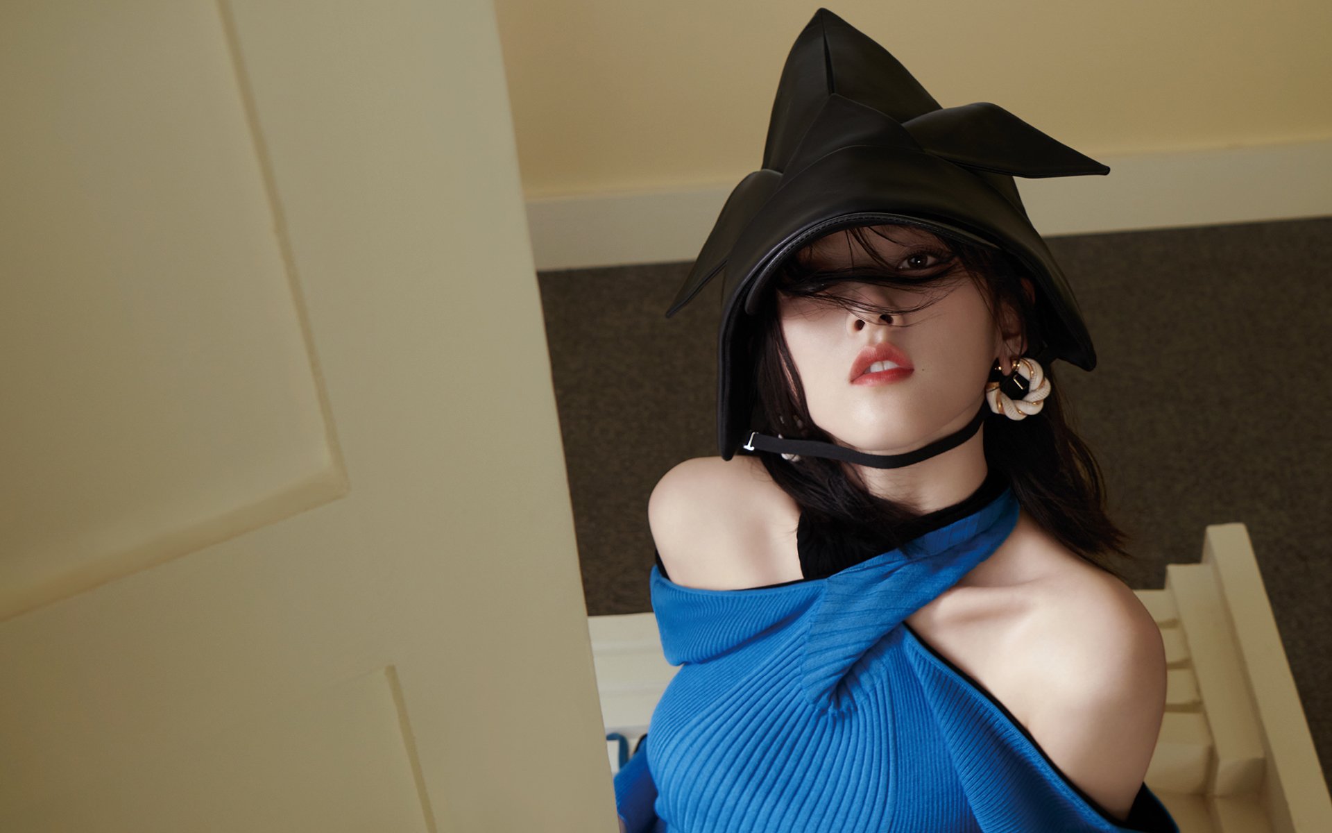 “缆绳滑水：东桃花岛赛场新风尚，水面竞速超越极限”