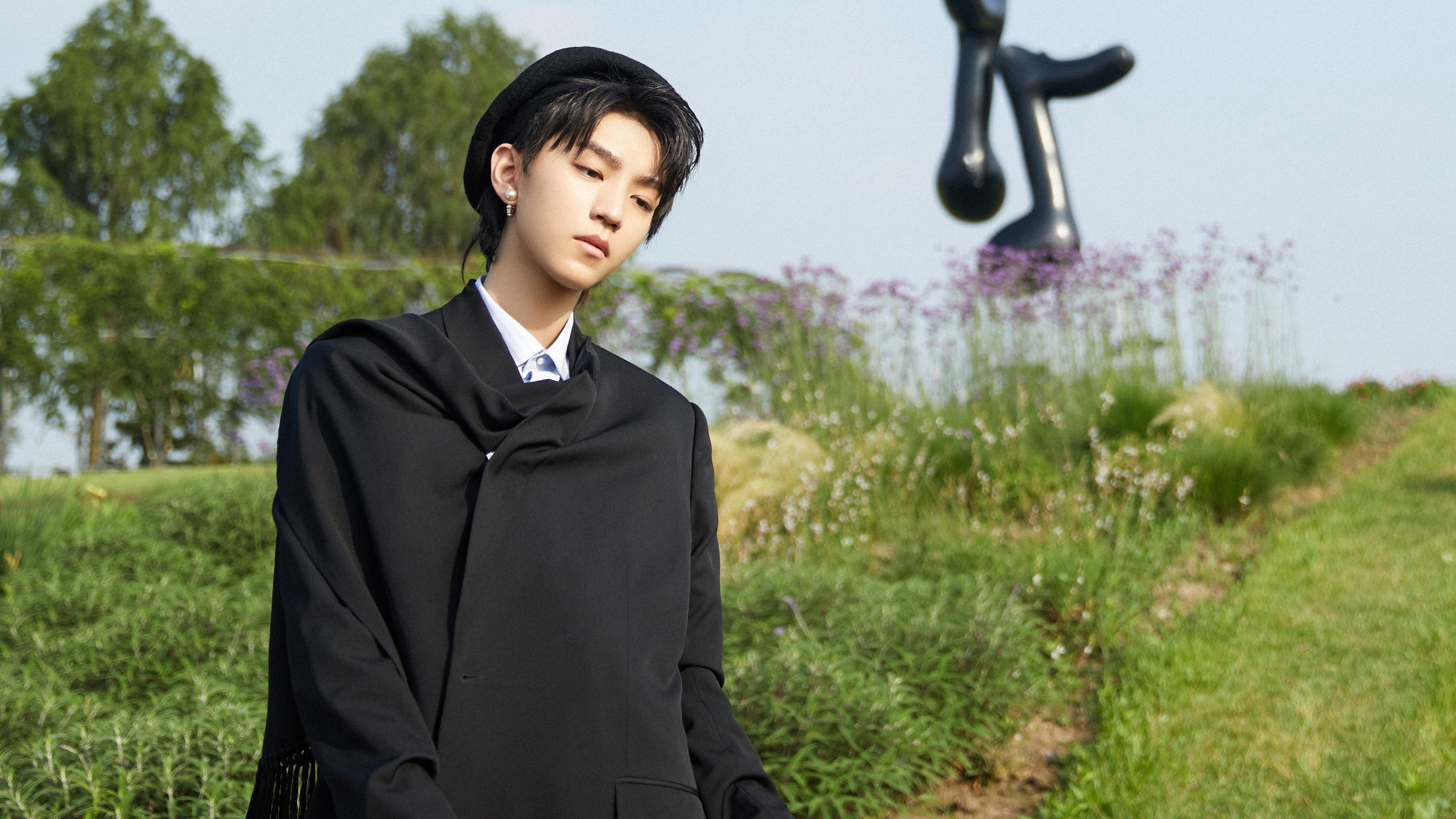 九游体育网址-“高新体育中心网球赛：选手拼尽全力，赛场气氛爆棚”