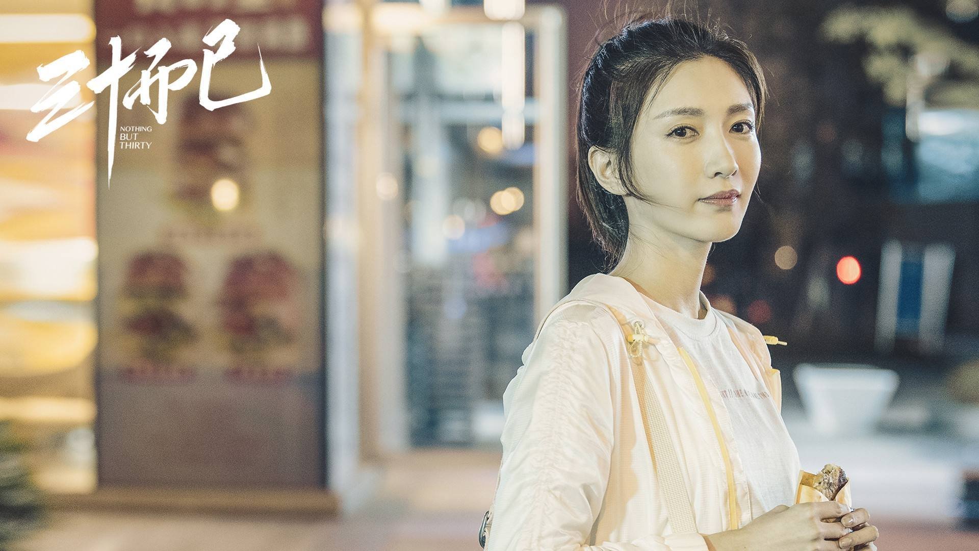 五大联赛是否通过高位站位压缩对手中场调度,五大联赛场地大小